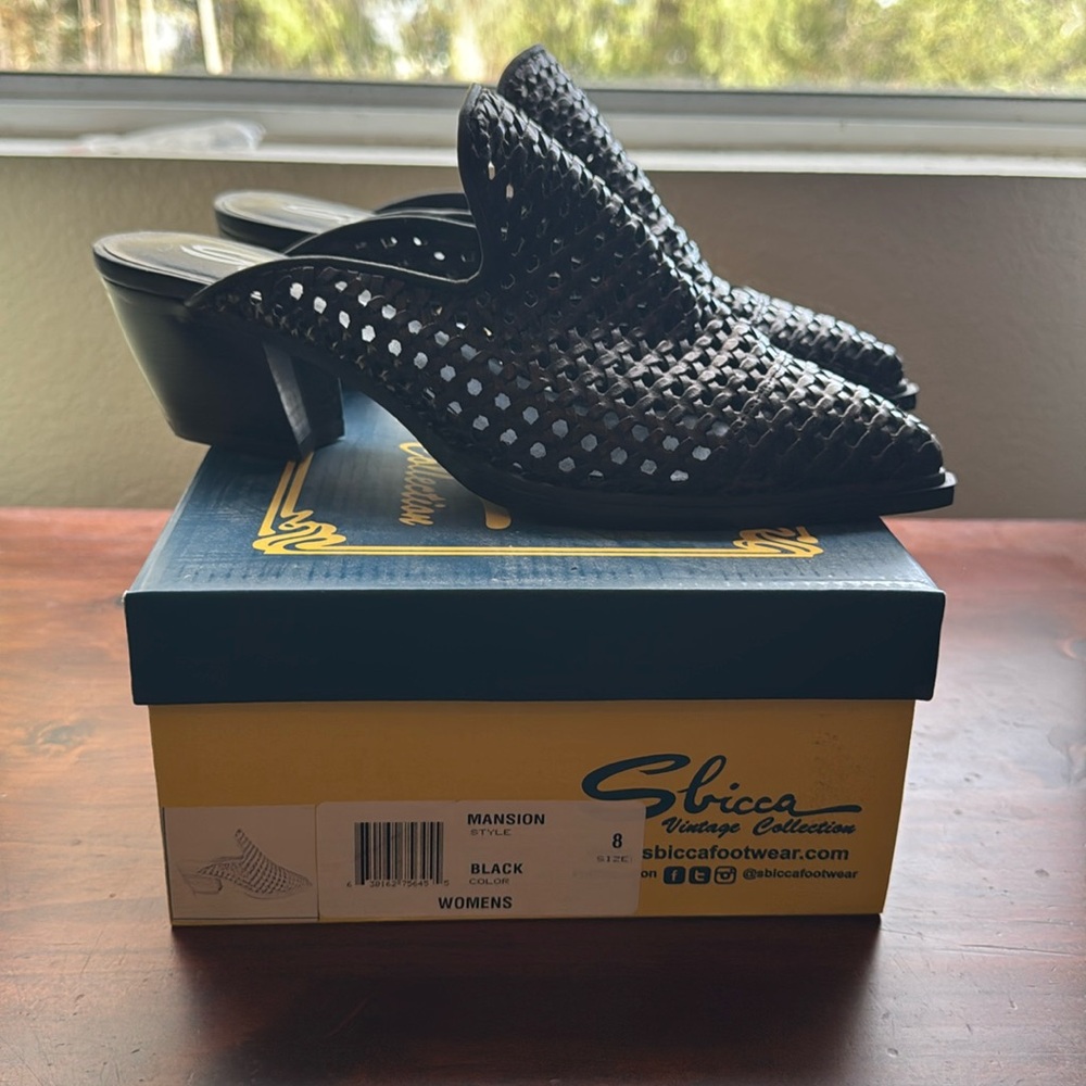 Sbicca Vintage Collection Slide Wedge
Mansion Style